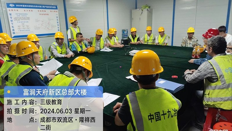 报考心理咨询师需要具备一定的学历要求。根据不同级别，学历要求如下：