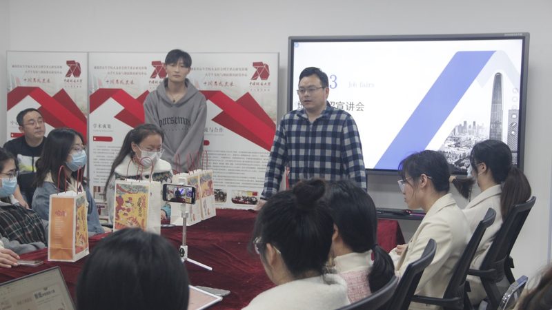 成人高考全日制与业余：两种学习模式的深度解析